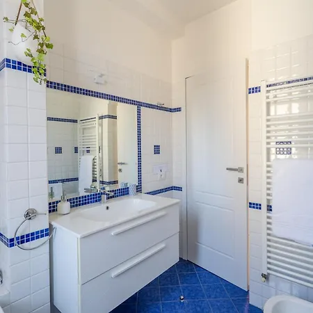 Moderno Quadrilocale, Ultimo Piano Apartment