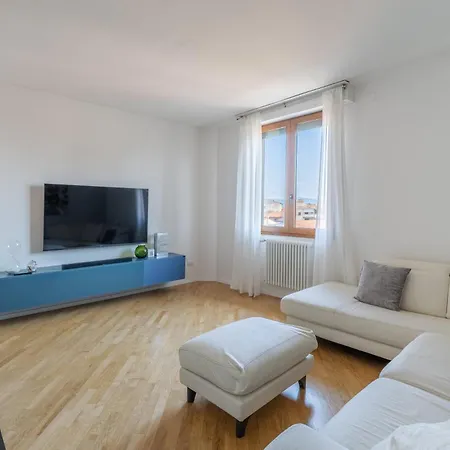 Apartment Moderno Quadrilocale, Ultimo Piano *